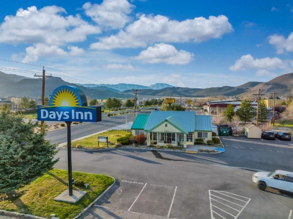 Days Inn by Wyndham Carson City image 11